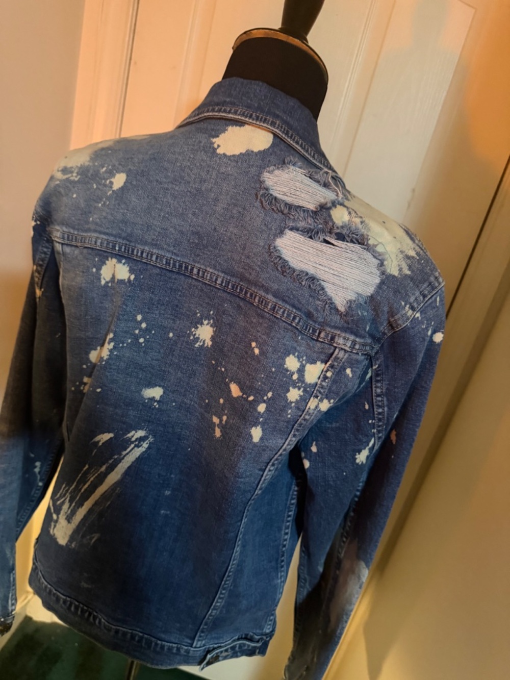 Distressed denim jacket - Picture 5 of 5